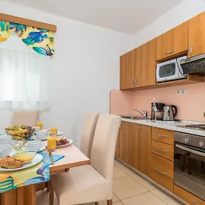  Apartman Villas Kampor
